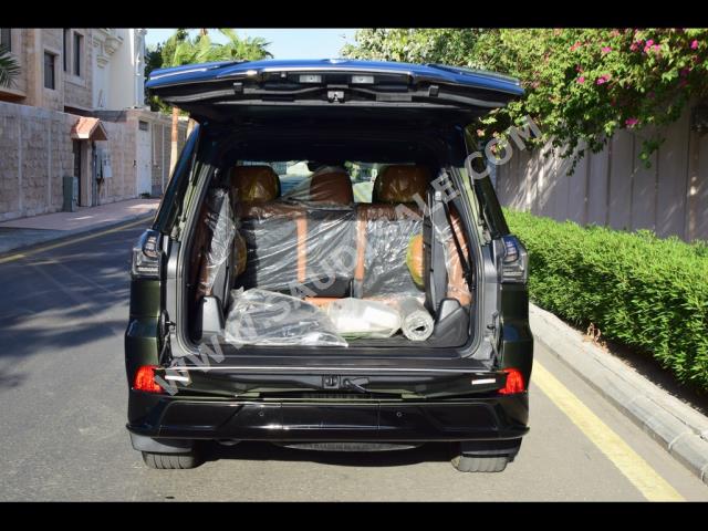 2021 لكزس إل إكس 570 بلاك اديشن