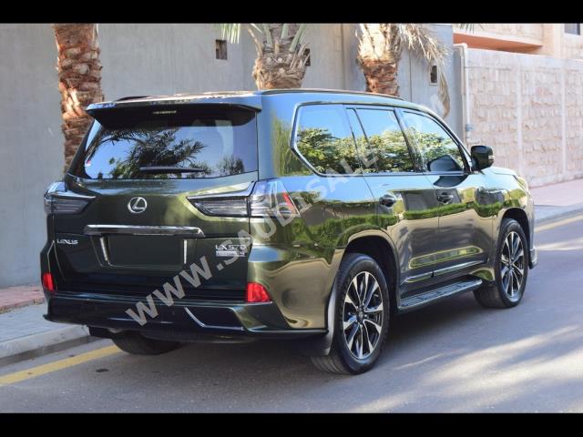 2021 لكزس إل إكس 570 بلاك اديشن