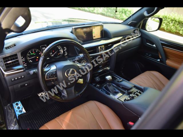 2021 لكزس إل إكس 570 بلاك اديشن