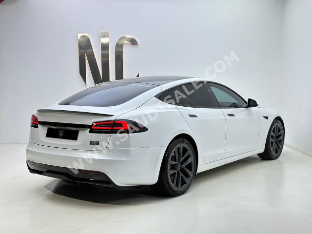 2023 تيسلا اس بليد