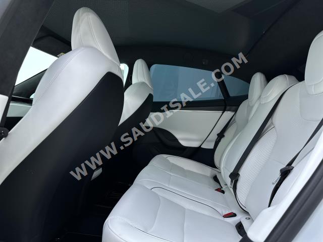 2023 تيسلا اس بليد