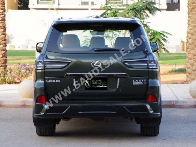 2021 لكزس إل إكس 570 بلاك اديشن