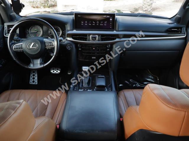 2021 لكزس إل إكس 570 بلاك اديشن