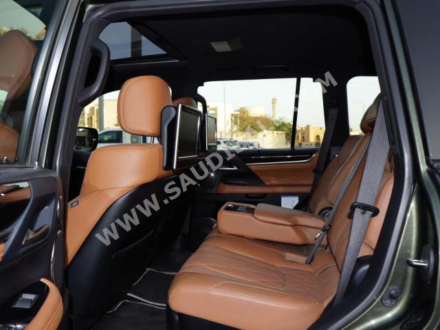 2021 لكزس إل إكس 570 بلاك اديشن