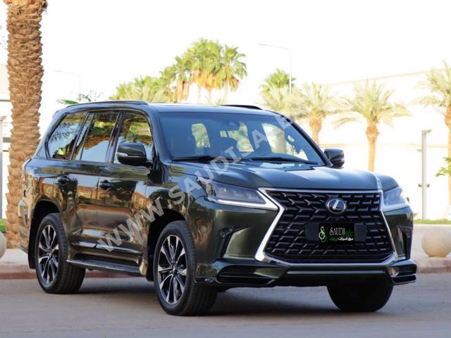 2021 لكزس إل إكس 570 بلاك اديشن