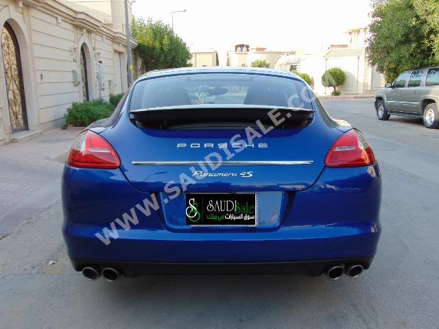 2010 Porsche Panamera 4S