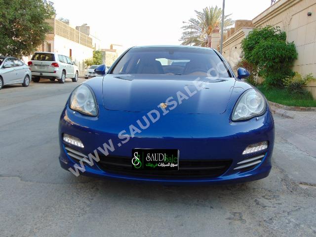 2010 Porsche Panamera 4S