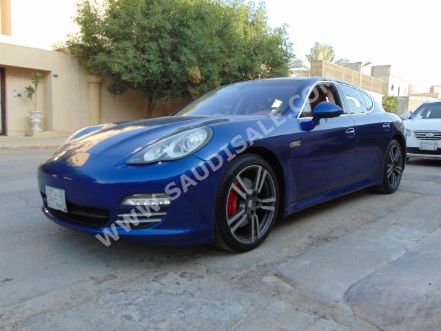 2010 Porsche Panamera 4S