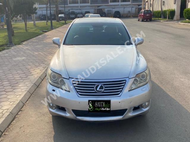 2010 لكزس إل إس 460