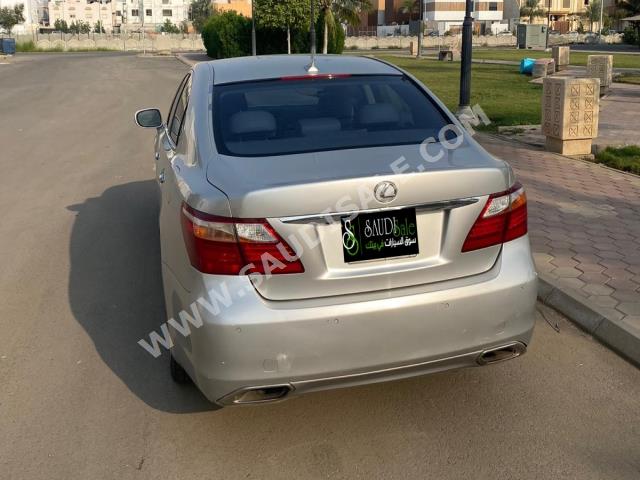 2010 لكزس إل إس 460