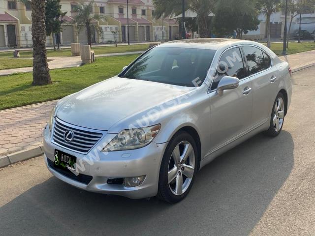 2010 لكزس إل إس 460