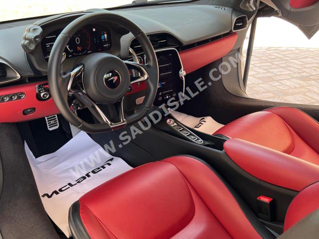 2023 مكلارين ارتورا