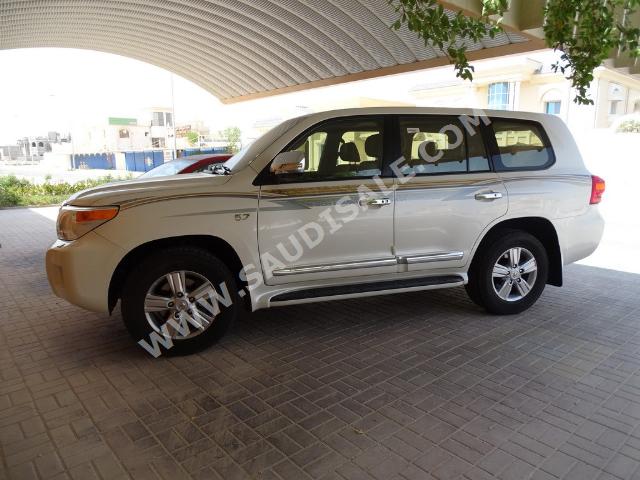 2013 Toyota Land Cruiser VXR
