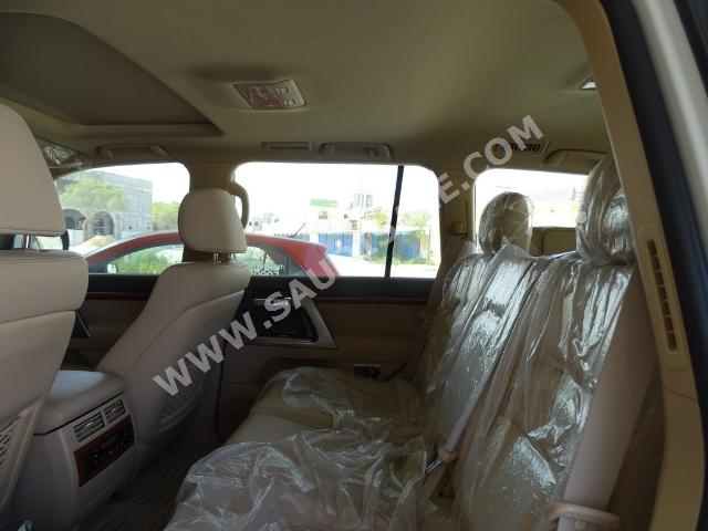 2013 Toyota Land Cruiser VXR