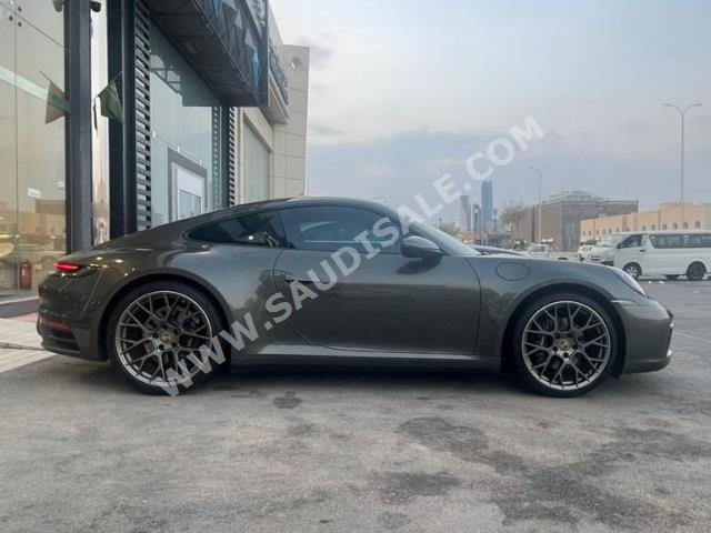 2021 بورش 911 كاريرا