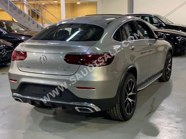 2022 مرسيدس - بنز جي إل سي 200 اي ام جي