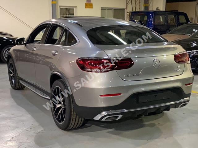 2022 مرسيدس - بنز جي إل سي 200 اي ام جي