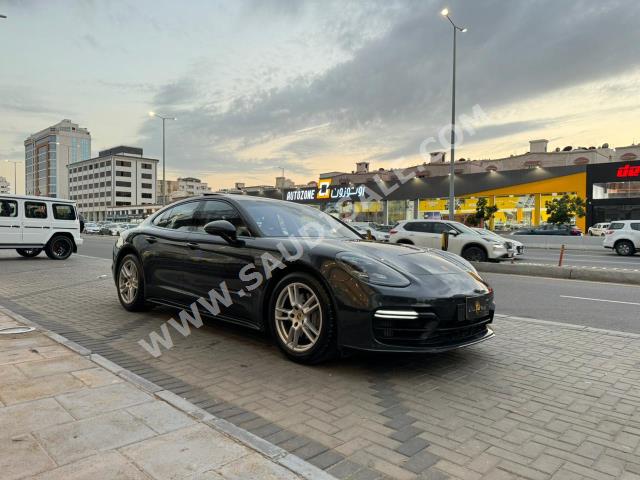 2017 بورش بانميرا 4 اس