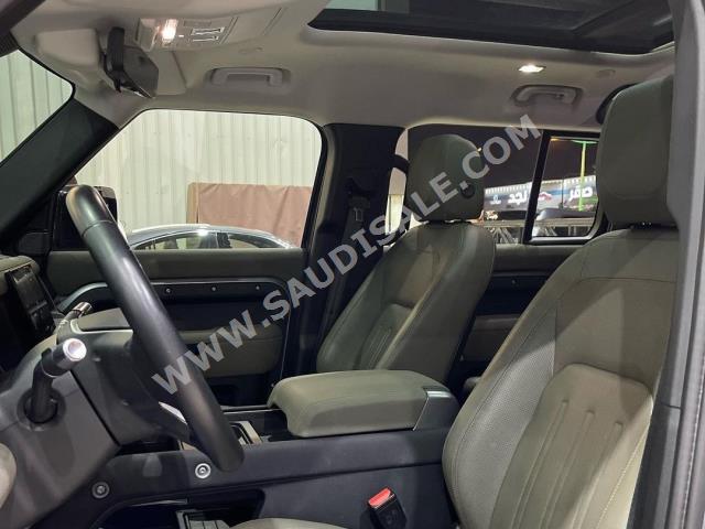 2021 لاند روفر ديفيندر اس اي