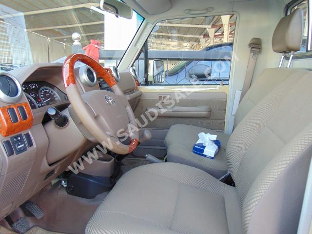 2012 تويوتا لاند كروزر شاص