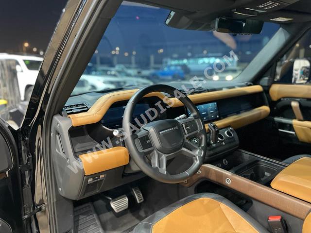 2022 لاند روفر ديفيندر