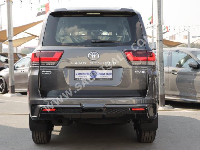 2022 تويوتا لاند كروزر في اكس ار