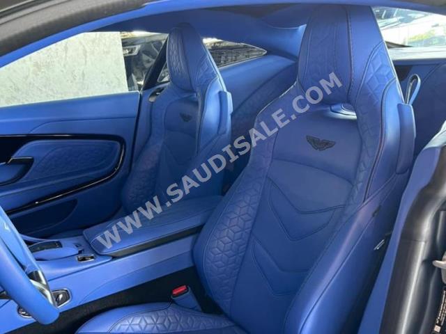 2021 استون مارتن دي بي  اس