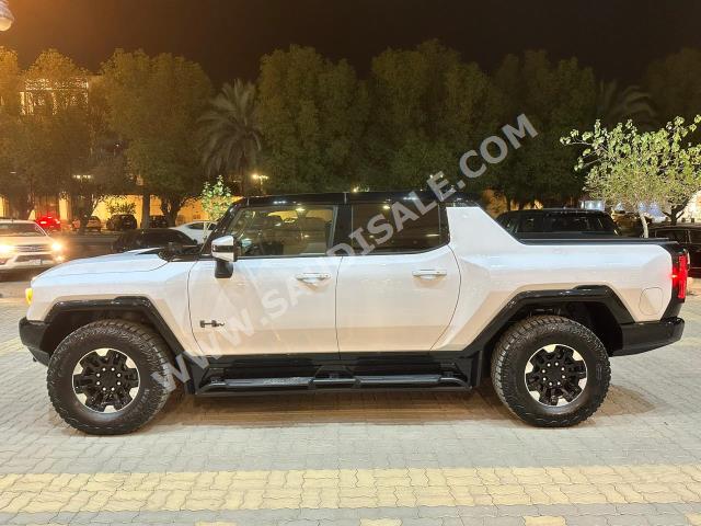 2023 جي ام سي همر اتش اي في