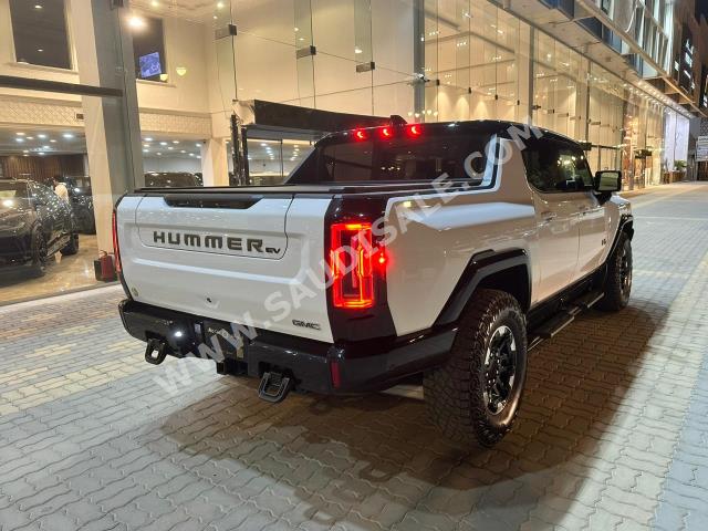 2023 جي ام سي همر اتش اي في