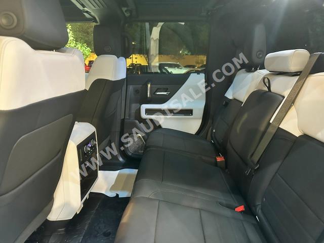 2023 جي ام سي همر اتش اي في