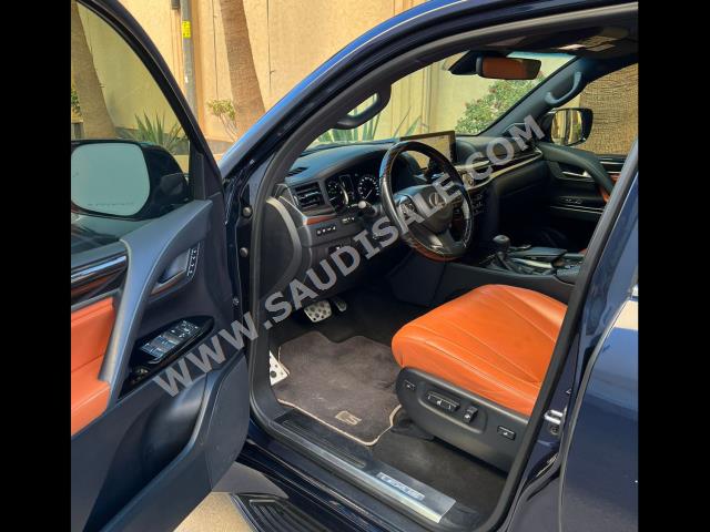 2020 لكزس إل إكس 570 اس