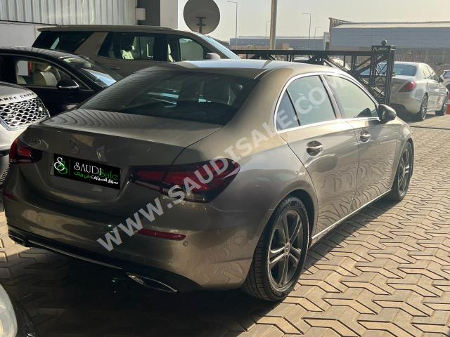 2020 مرسيدس - بنز أي 200