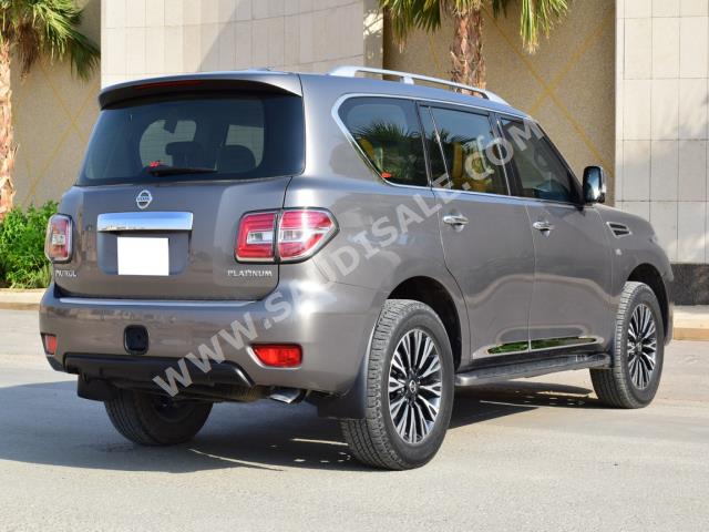 2016 نيسان باترول بلاتينيوم