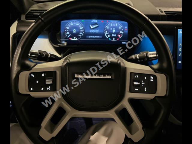 2022 لاند روفر ديفيندر 90