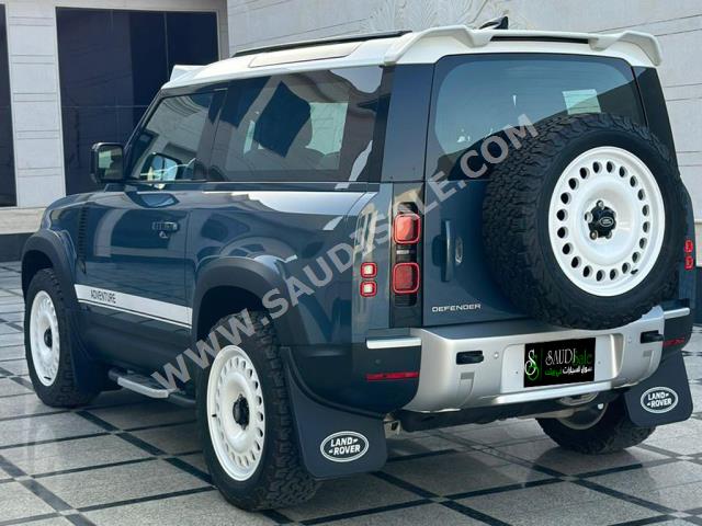 2022 لاند روفر ديفيندر 90