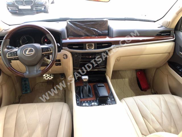 2019 لكزس إل إكس 570 اس