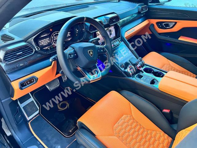 2021 Lamborghini URUS