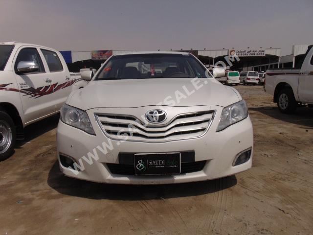 2011 تويوتا كامري