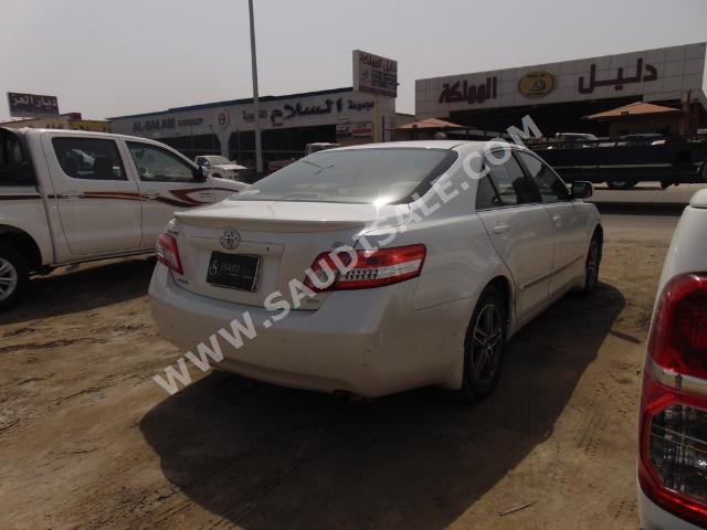 2011 تويوتا كامري