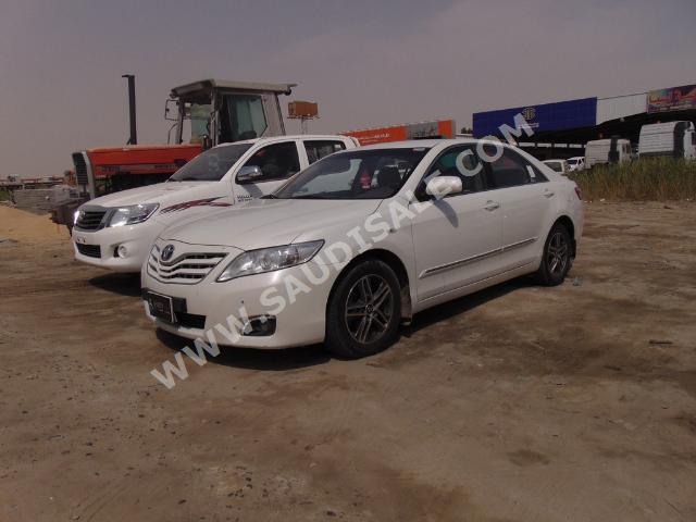 2011 تويوتا كامري