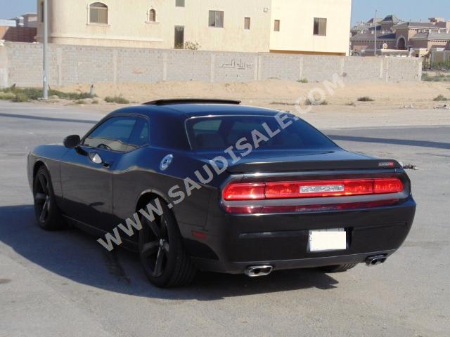 2010 دودج تشالنجر اس ار تي 8