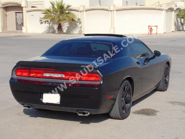 2010 دودج تشالنجر اس ار تي 8