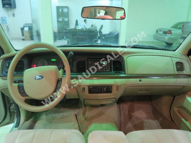 2010 Ford Crown Victoria