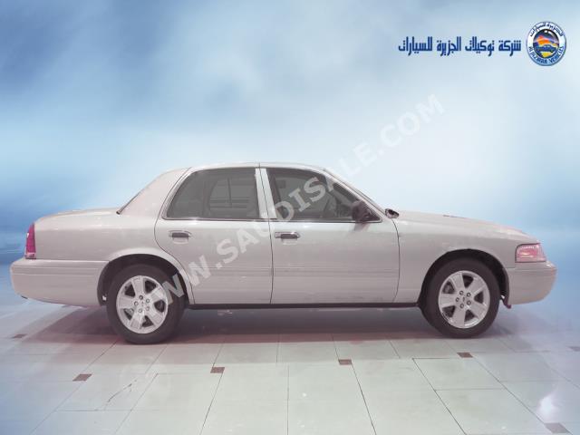 2010 Ford Crown Victoria