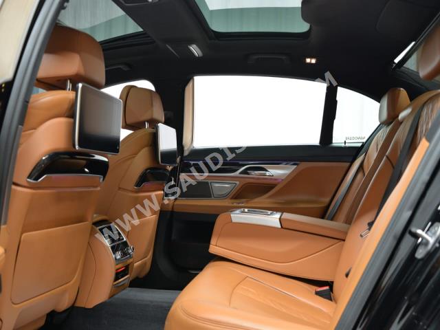 2017 بي ام دبليو الفئة السابعة 740 إل أي