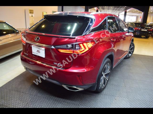 2016 لكزس أر إكس 350