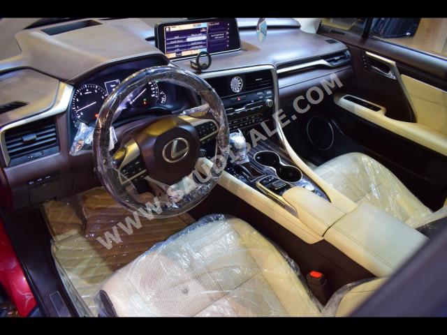 2016 لكزس أر إكس 350