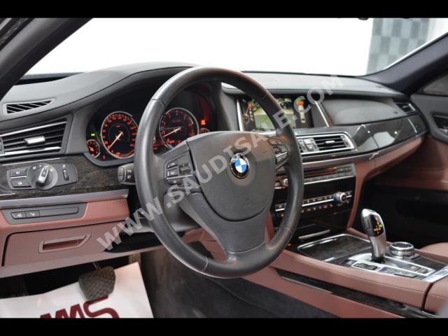 2015 بي ام دبليو الفئة السابعة 740 إل أي