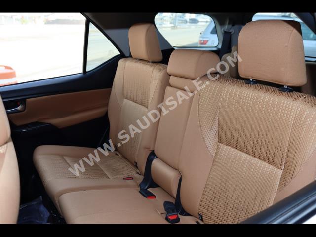 2017 تويوتا فورشنر جي اكس