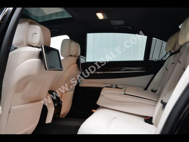 2015 بي ام دبليو الفئة السابعة 740 إل أي